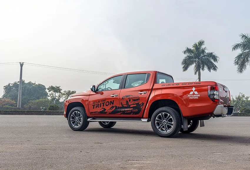 Mitsubishi Triton 2020 có phần đuôi khá hiền