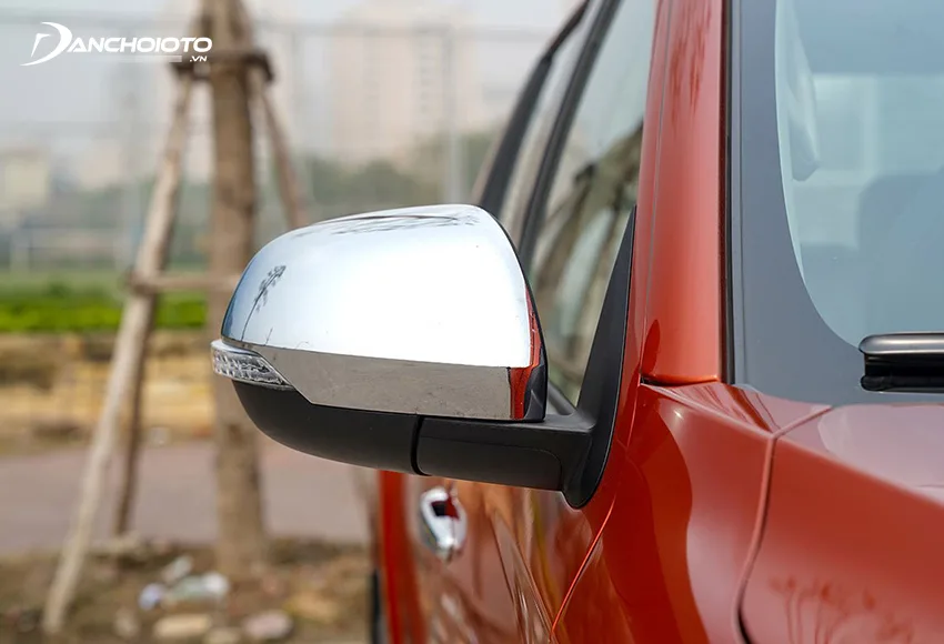 Mitsubishi Triton 4x4 AT MIVEC Premium 2020 có thêm cả sấy gương chiếu hậu
