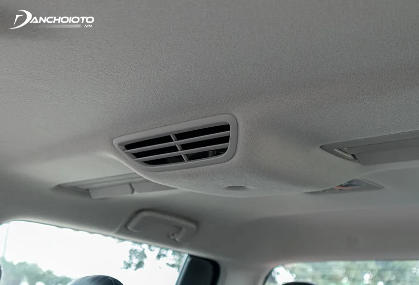 Mitsubishi Triton Premium 2020 có cửa gió trên trần, điều hoà tự động 2 vùng độc lập