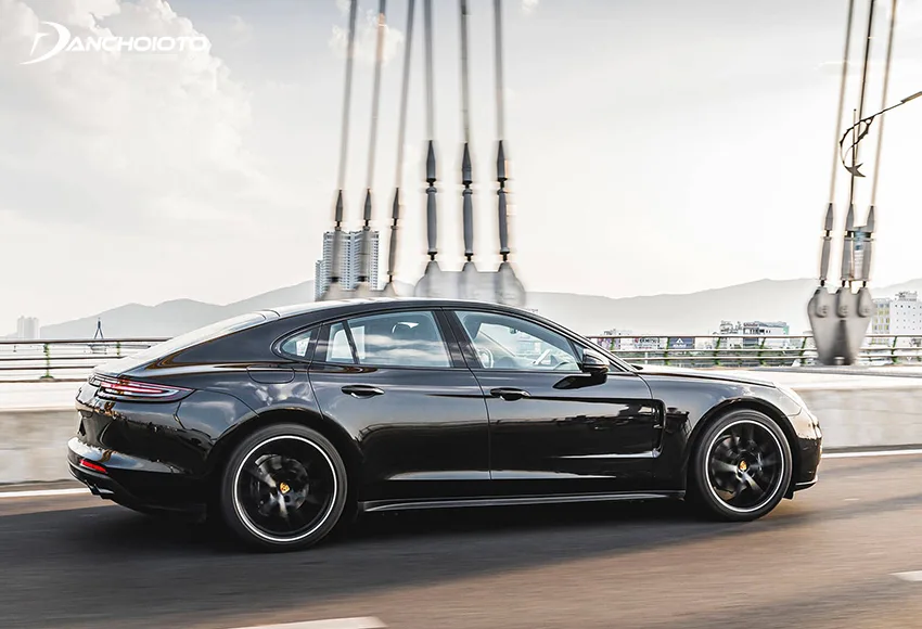 Porsche Panamera Turbo Sport Turismo