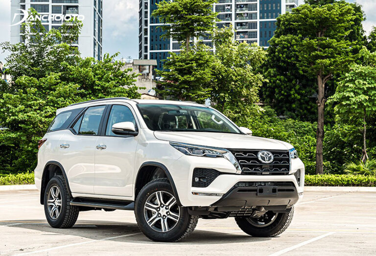 Toyota Fortuner 2024 Giá xe lăn bánh & đánh giá thông số kỹ thuật