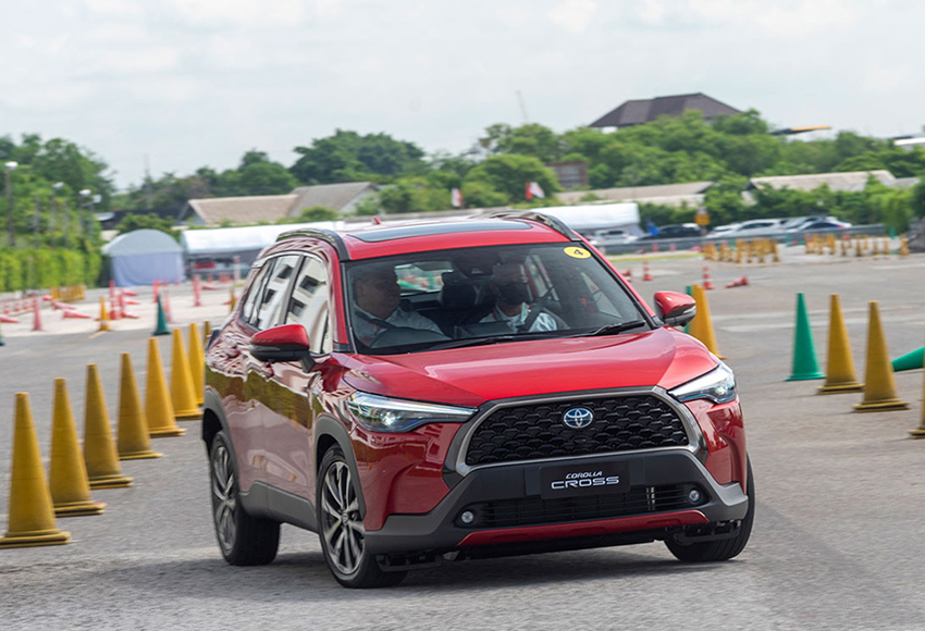 Toyota Corolla Cross 2021: Giá xe & đánh giá thông số kỹ thuật