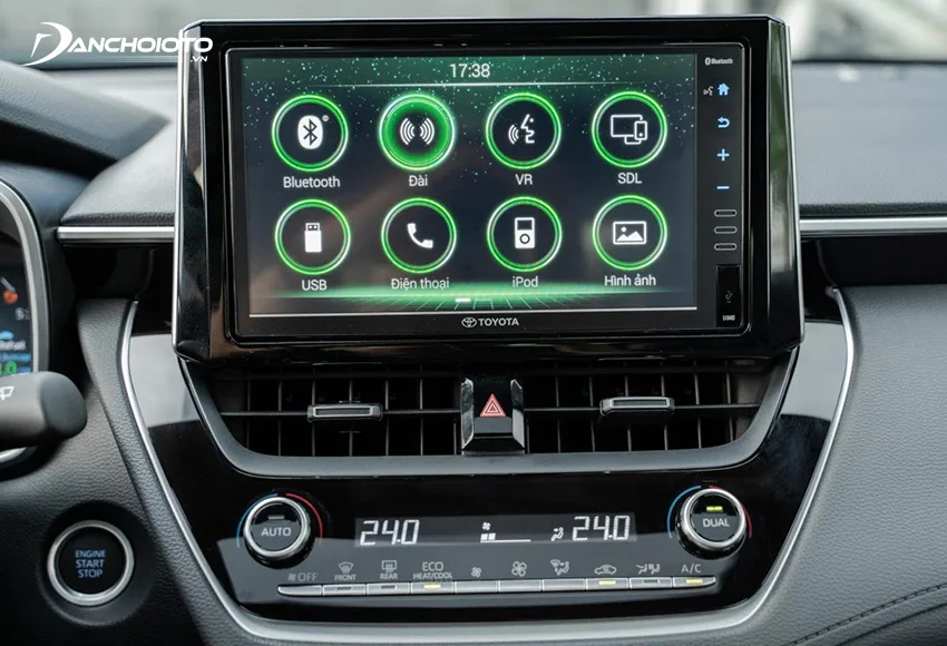 Toyota Corolla Cross 2020 được trang bị màn hình cảm ứng 9 inch ở 2 bản 1.8V và 1.8HV, 7 inch ở bản 1.8G