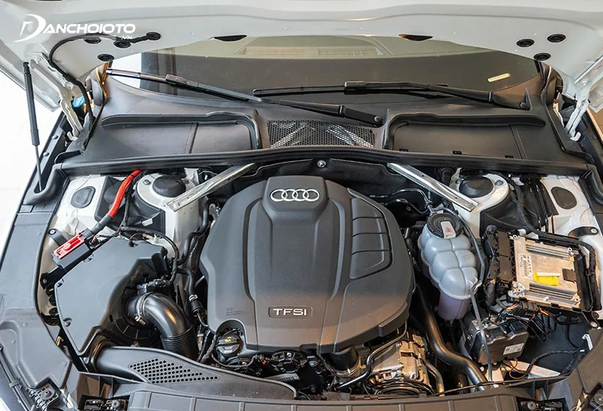 2 phiên bản Audi A4 2024 đều dùng động cơ 2.0L tăng áp kết hợp Mild Hybrid 12V nhưng công suất đầu ra tinh chỉnh khác nhau