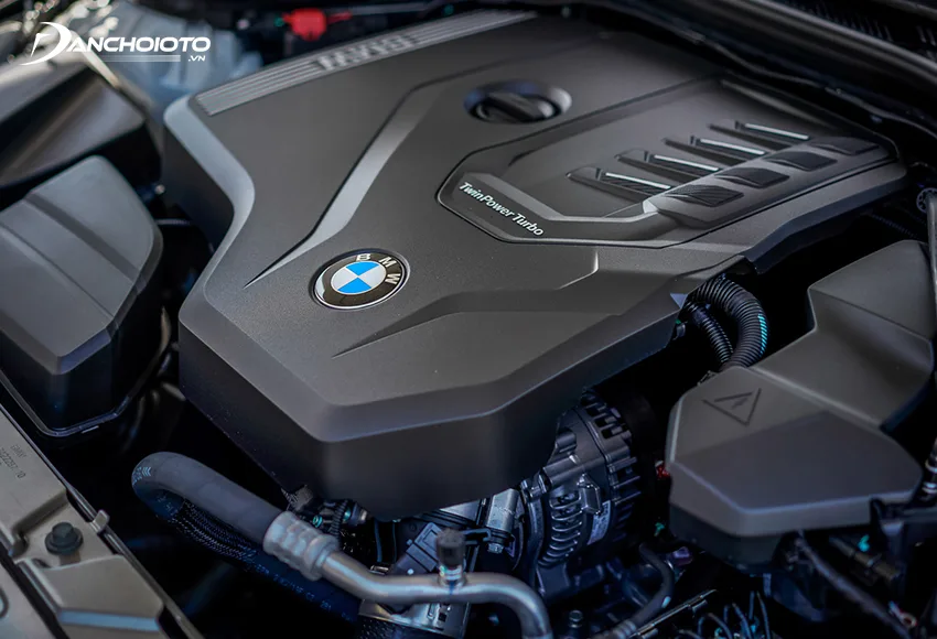 BMW 320i Sport Line LCI và 320i M Sport LCI sử dụng chung khối động cơ tăng áp kép 2.0L