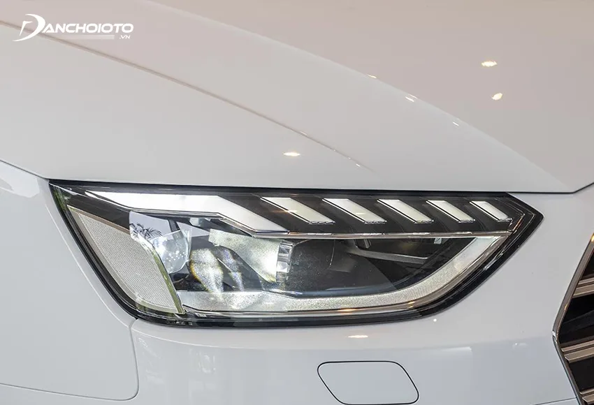 Cụm đèn trước của Audi A4 2024 có sự đổi mới với kiểu hình khối tinh tế hơn
