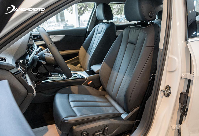 Hàng ghế trước Audi A4 2023 có tính năng chỉnh điện và bơm lưng 4 chiều