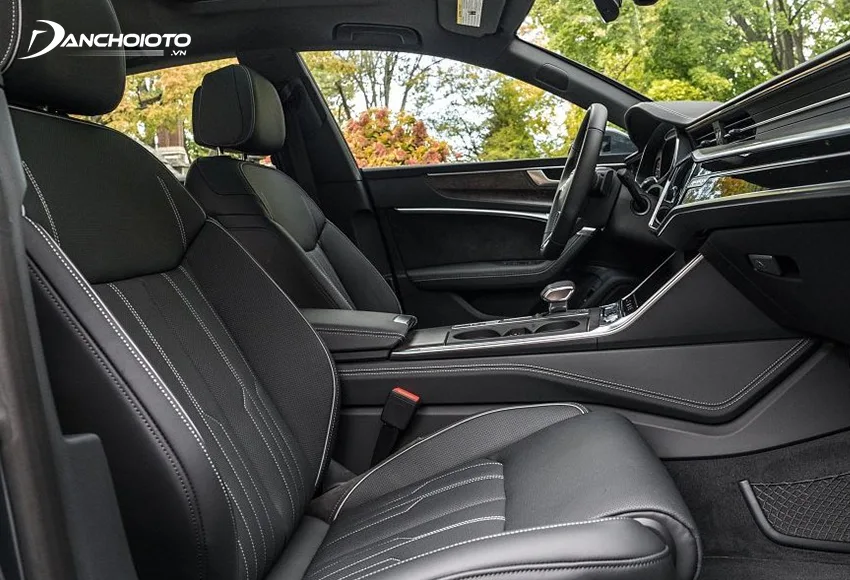 Hàng ghế trước Audi A6 2024 có tính năng chỉnh điện, bơm lưng 4 chiều và nhớ vị trí