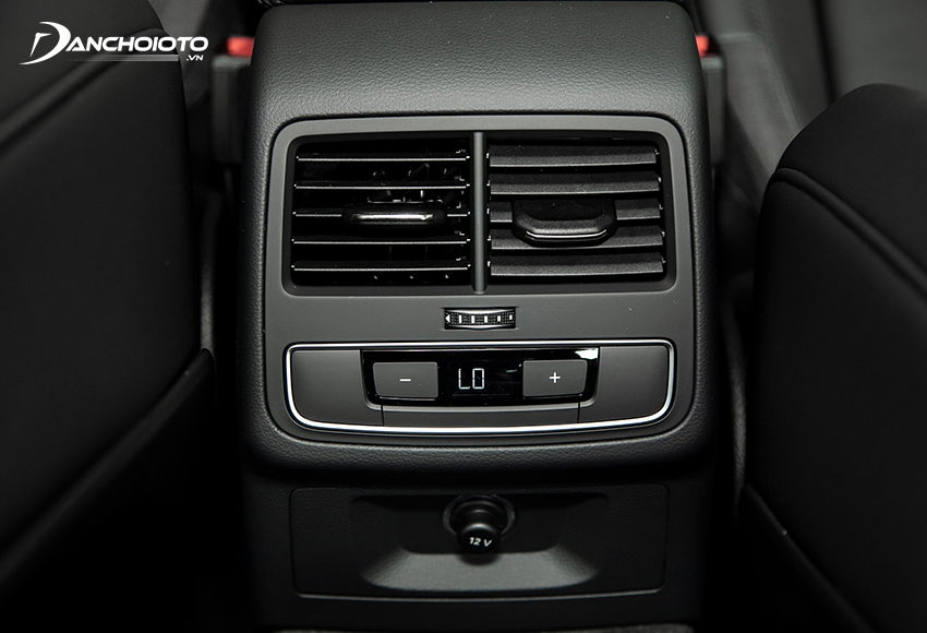 Hệ thống điều hoà Audi A4 2023 dùng loại tự động 3 vùng độc lập, trong khi các đối thủ chỉ dùng 2 vùng