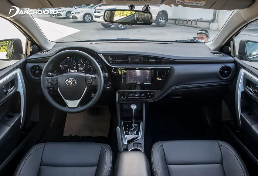 Thiết kế taplo Toyota Corolla Altis 2021 giữ nguyên như trước