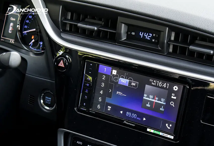 Toyota Altis 2020 được trang bị màn hình cảm ứng trung tâm 7 inch
