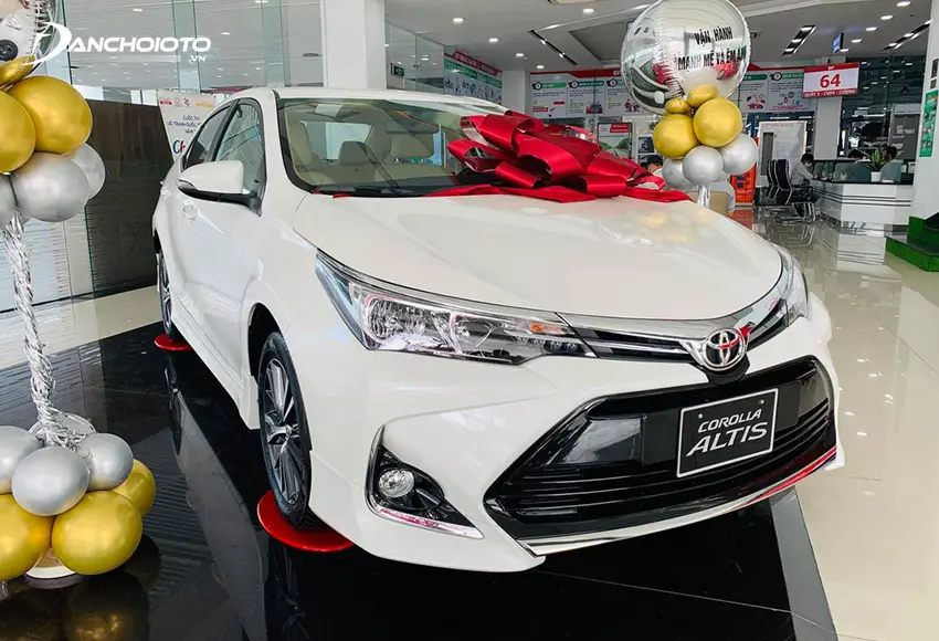 Toyota Corolla Altis 1.8E bị cắt giảm khá nhiều trang bị