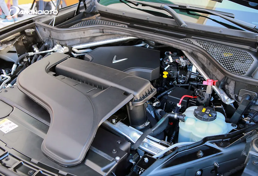 VinFast Lux SA2.0 2020 sử dụng động cơ tăng áp 2.0L tái thiết kế từ động cơ N20 của BMW