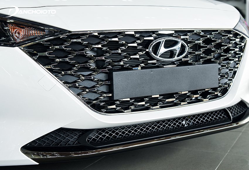 Cản trước Hyundai Accent 2023 được “điêu khắc” đậm chất thể thao