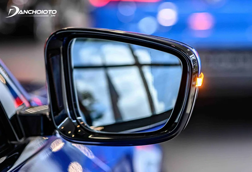 Gương chiếu hậu BMW 330i M Sport 2020 tích hợp đầy đủ tính năng