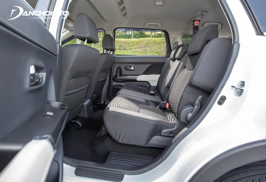Hàng ghế thứ 2 Toyota Rush khá tốt