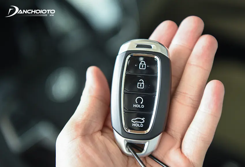 Hyundai Accent 2023 là chiếc xe hiếm hoi trong phân khúc có công nghệ điều khiển khởi động từ xa