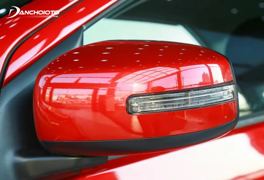 Mitsubishi Attrage 2023 CVT có gương chiếu hậu trang bị đầy đủ các tính năng gập điện, chỉnh điện và đèn báo rẽ