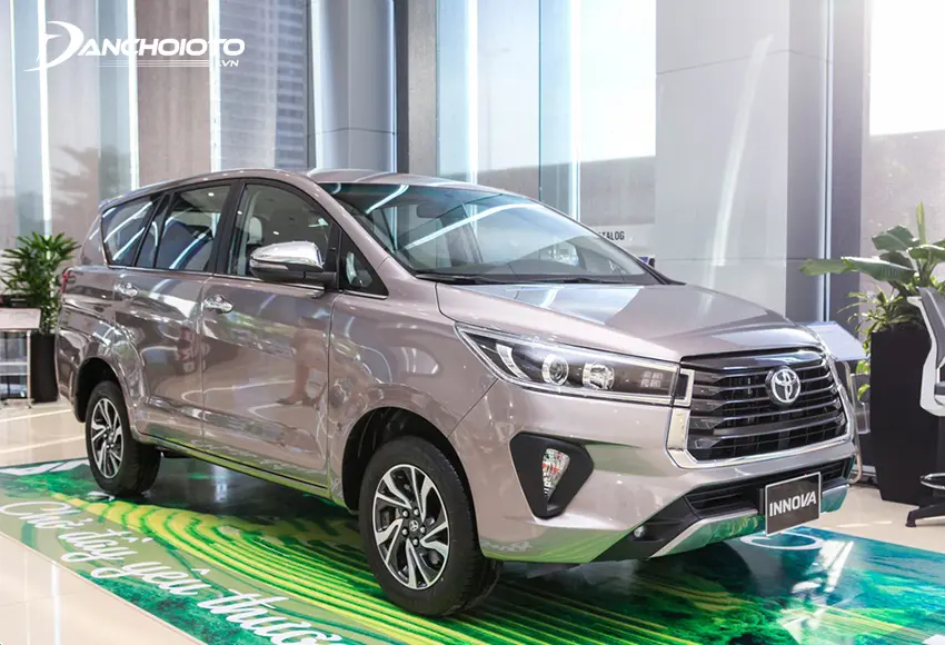 Phiên bản Toyota Innova 2.0G 2020 phù hợp với các gia đình cần một xe đa dụng rộng rãi giá dưới 1 tỷ đồng