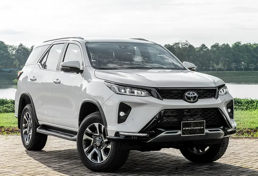 So sánh Innova và Fortuner, Fortuner sở hữu khả năng vận hành mạnh mẽ hơn