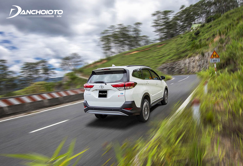 Toyota Rush 2023 được trang bị trợ lực lái điện, trải nghiệm lái ổn