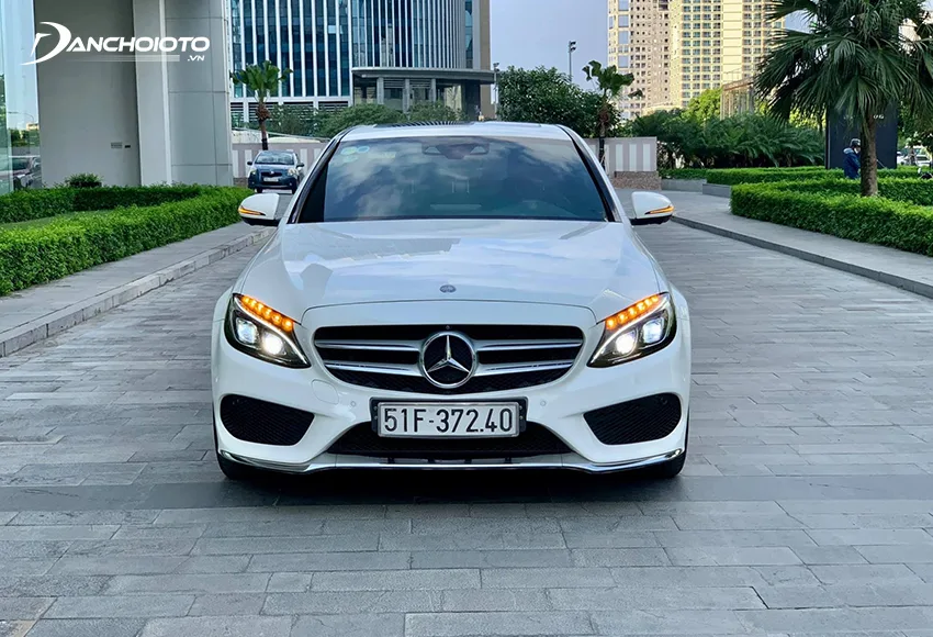 Bán xe Mercedes C300 màu Đen đời 2018 như mới giá rẻ