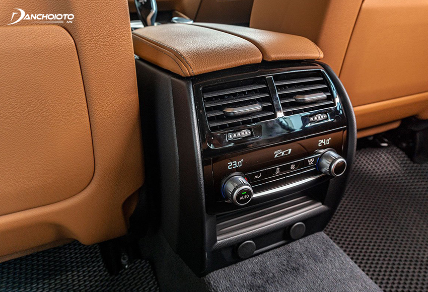 BMW 520i và 530i 2020 có cửa gió và bảng điều khiển riêng cho hàng ghế sau