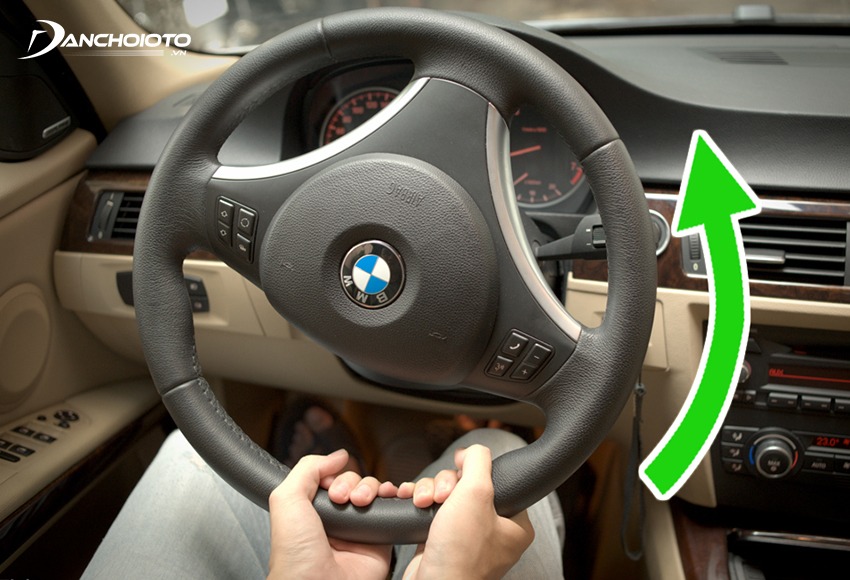 Right hand push the steering wheel in the right direction bring the steering wheel from 6 o'clock up back to 12 o'clock
