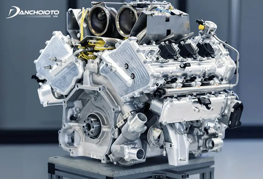 Động cơ V6 – 6 xy lanh (mỗi bên 3 xy lanh)