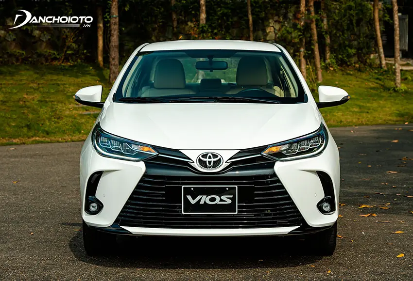 Mặt calang Toyota Vios 2021 đổi mới giao diện cứng cáp và thể thao hơn