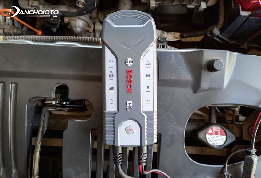 Máy sạc bình của Bosch có thiết kế nhỏ gọn, nhiều tính năng an toàn