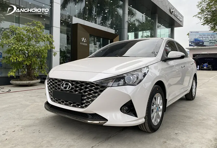 Toyota Vios GR-S có thêm lẫy chuyển số sau vô lăng