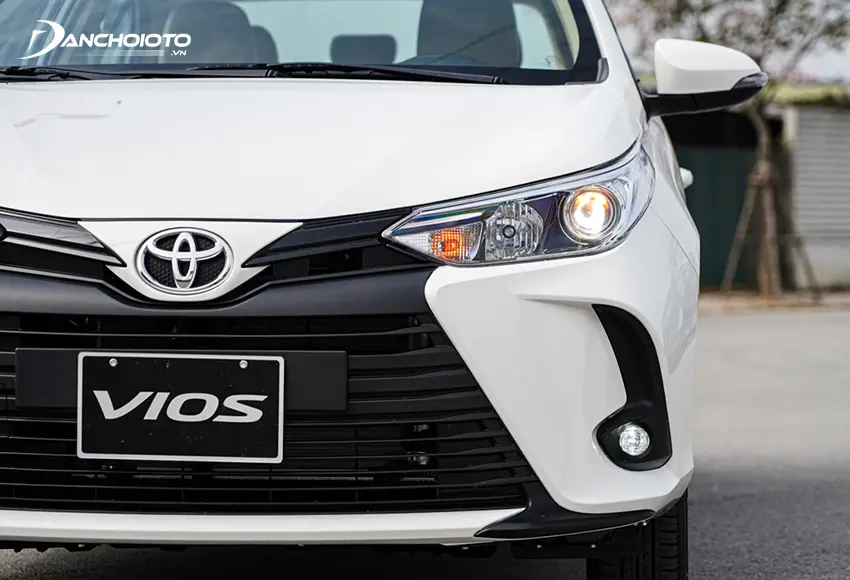 Toyota Vios 2021 1.5E CVT dùng đèn Halogen có Projector