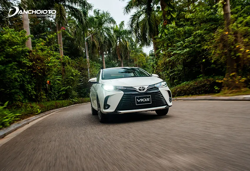Toyota Vios chủ yếu mang đến cảm giác lành tính, dễ lái