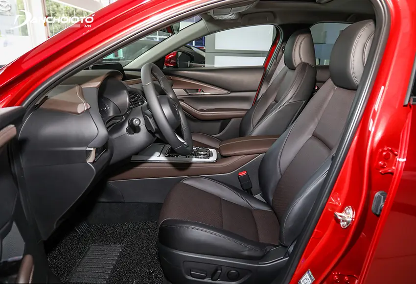 Ghế trước Mazda CX-3 2021 chỉnh điện, ghế lái có nhớ vị trí
