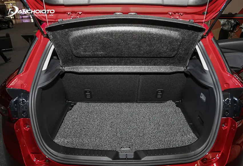 Khoang hành lý của Mazda CX-3 có dung tích 350L