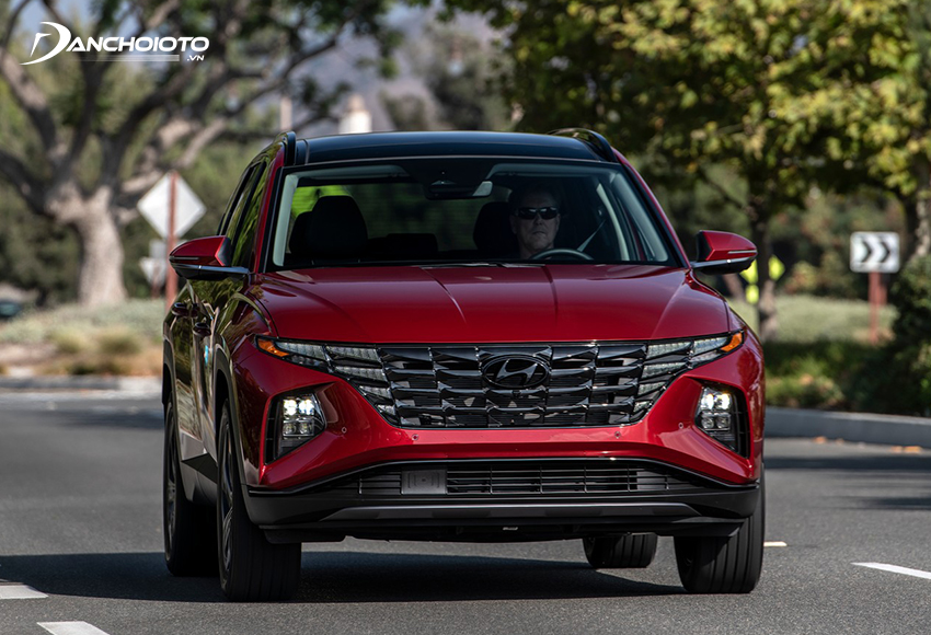 Trong danh sách những xe 5 chỗ gầm cao tầm giá 1 tỷ đồng đáng mua nhất không thể không nhắc đến Hyundai Tucson