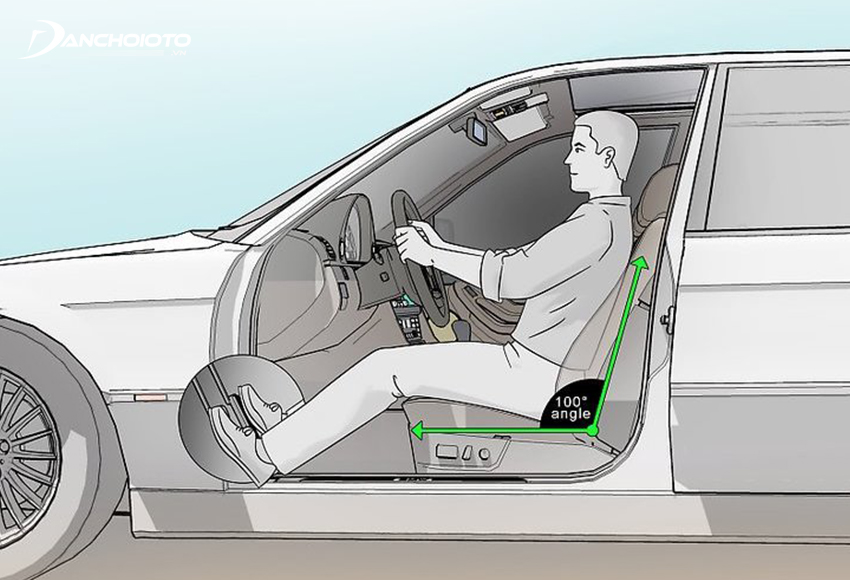 Chỉnh tựa lưng ghế lái chuẩn là tựa lưng tạo với đệm ngồi một góc 100 độ