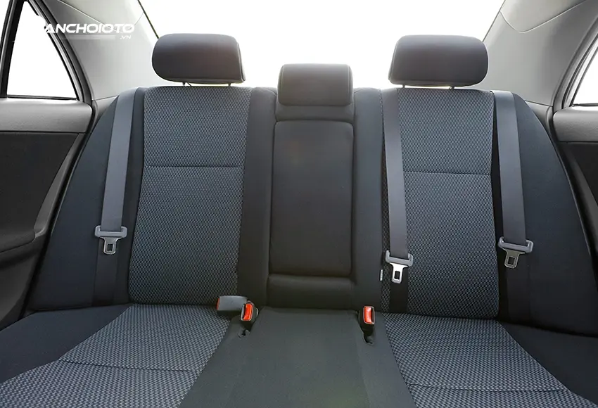 Vị trí chính giữa của hàng ghế sau là vị trí an toàn nhất trên ô tô