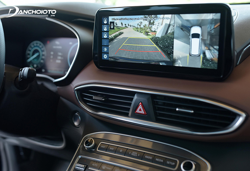 Hyundai SantaFe 2021 được trang bị thêm camera 360 độ và gói an toàn Hyundai Smart Sense