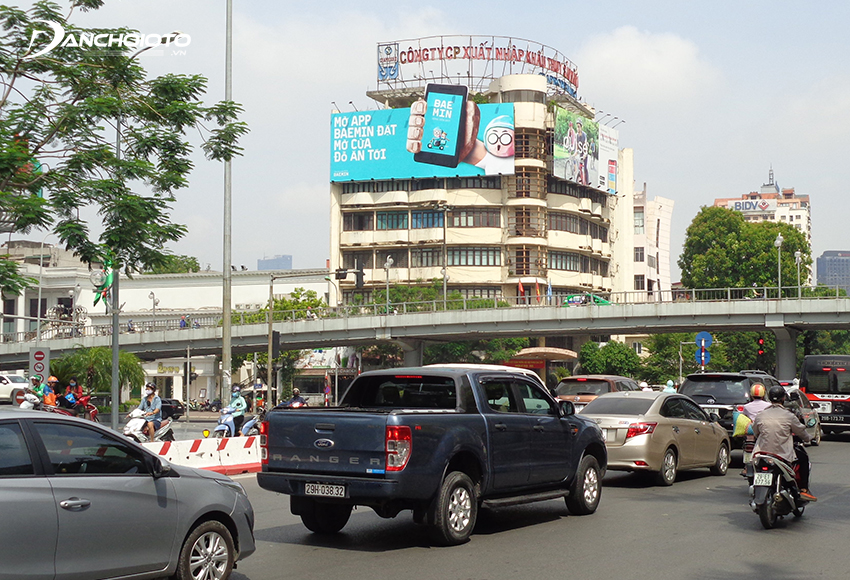 “Lùi một bước biển rộng trời cao” là một lưu ý dành cho người mới lái xe ô tô