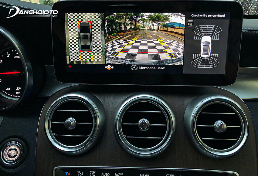 Camera 360 độ giúp người lái có thể quan sát toàn cảnh xung quanh xe