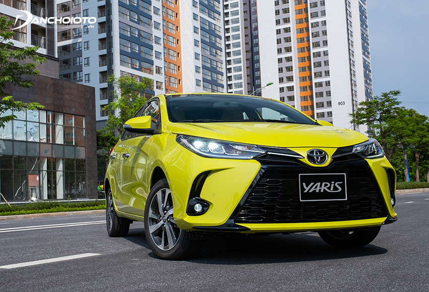 Toyota Yaris là một cái tên khác không thể bỏ qua khi nói đến các mẫu xe ô tô nữ đi phù hợp nhất
