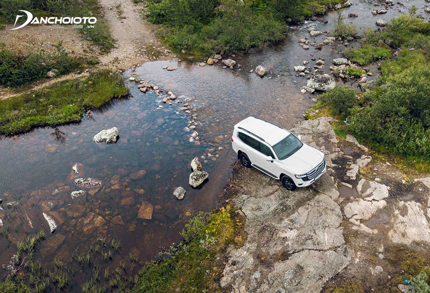 Toyota Land Cruiser 2023 sử dụng khung gầm mới nhẹ hơn nhưng cứng hơn