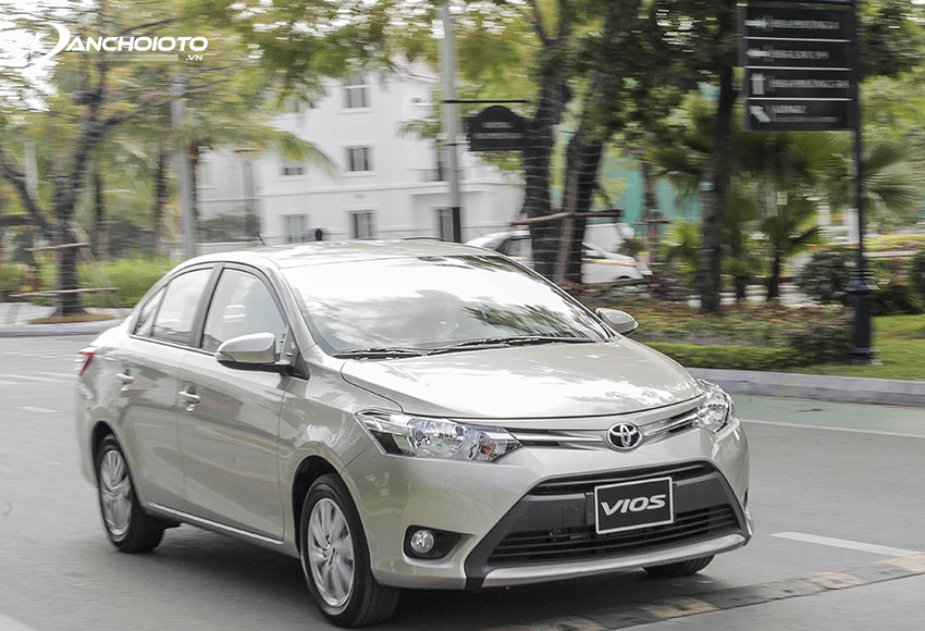 Toyota Vios là một trong các lựa chọn hàng đầu khi nói đến có 300 triệu nên mua xe cũ gì