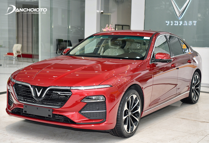 VinFast Lux A2.0 hiện là một trong những mẫu xe bán chạy nhất phân khúc sedan tầm giá 1 tỷ đồng