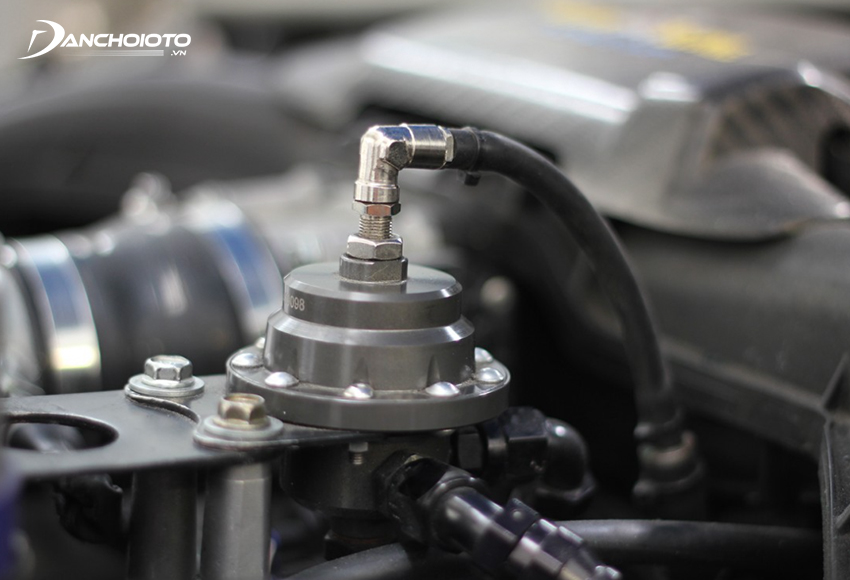 Van điều áp nhiên liệu ô tô giúp duy trì áp suất nhiên liệu ở kim phun sao cho phù hợp nhất với từng chế độ làm việc của động cơ