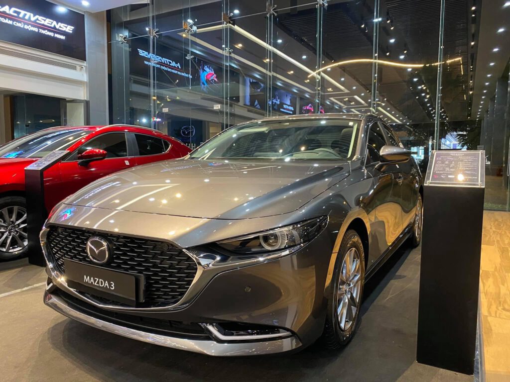 Mazda 3 2022: Giá xe lăn bánh & đánh giá thông số kỹ thuật