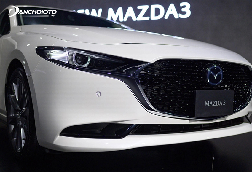 Lưới tản nhiệt Mazda 3 2023 “dệt” kiểu 3D đen bóng nổi bật