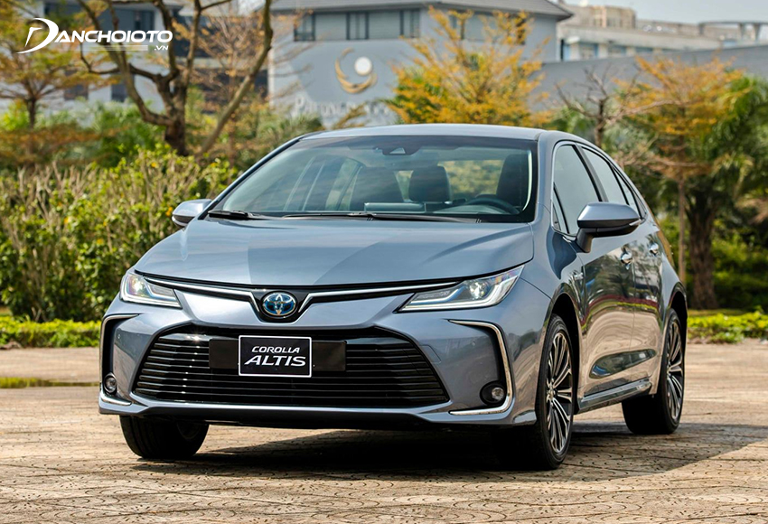 Toyota Corolla Altis tập trung hướng đến là một mẫu xe gia đình êm ái, thoải mái và tiết kiệm nhiên liệu